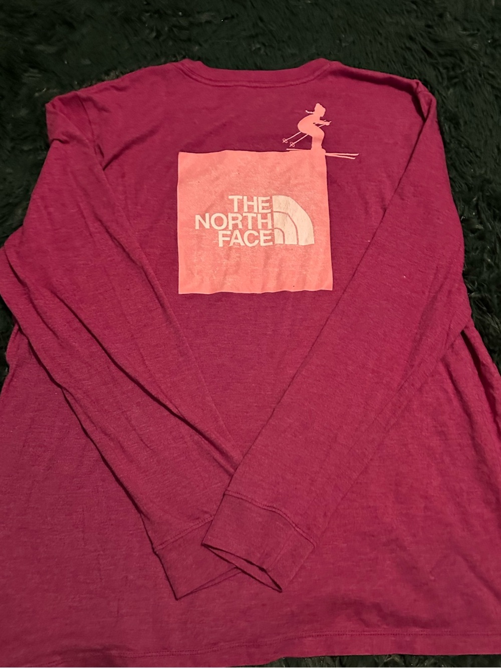 3/$25 ✨ The North Face Crewneck Tee in Magenta
